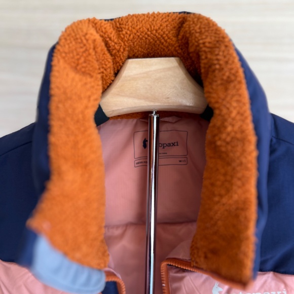XS Cotopaxi Puffer Teddy Color Block Vest - Picture 5 of 8